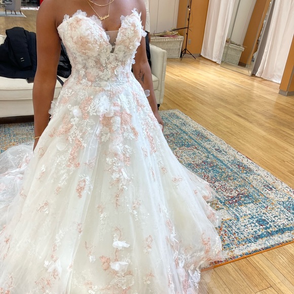 Dazzling Wedding Ball Gown - Sophia Tolli - Picture 5 of 9